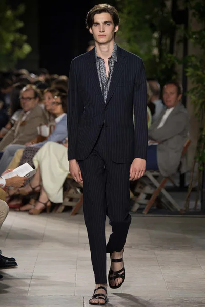 Look 36
